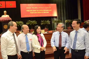 Chủ động chống quan điểm sai trái trên mạng