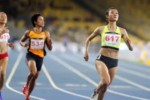 Tú Chinh và Ánh Viên chạy đua ngôi đầu