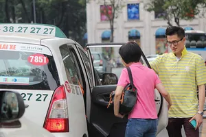 Uber, Grab: Cần định danh là dịch vụ vận tải taxi?