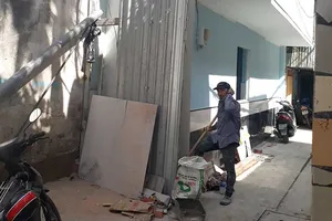 Thêm 1 vụ trổ cửa bị hàng xóm phản ứng