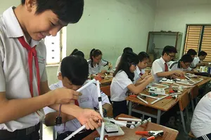 Bỏ cộng điểm nghề mới mong dạy nghề thực chất!