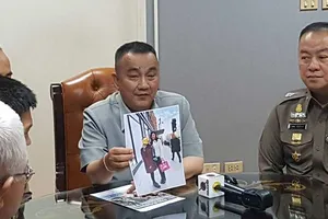 Rộ ảnh bà Yingluck ở Anh: Cảnh sát Thái vào cuộc