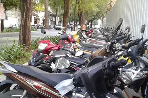 Thanh tra việc cấp phép bãi xe ở quận 1