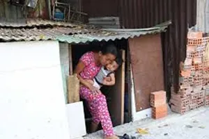 Đánh giá bức xúc "nâng đường, nhà thành hang"