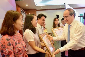 ‘Không có giám sát, không thể chống tham nhũng’