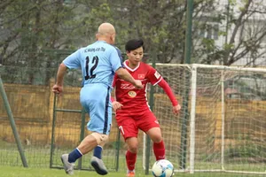 Tuyển nữ Việt Nam vùi dập đàn anh