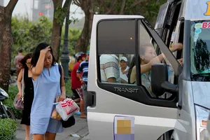 Siết ‘xe dù, bến cóc’ nhưng đừng làm khó DN