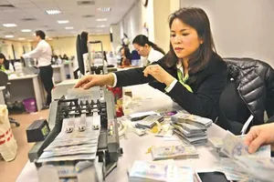 Tính lãi suất kiểu mới: Ai lợi, ai thiệt?