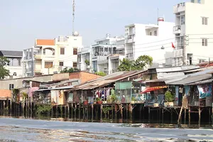TP.HCM: Di dời 20.000 nhà trên, ven kênh rạch