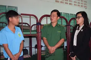 ‘Lì xì cho các em một, hai trăm ngàn là rất ý nghĩa!’