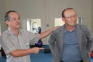 Bầu Đức bật mí chuyện ‘săn’ HLV Park Hang-seo