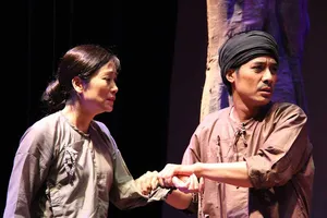 Kịch Tết 2018: Tưng bừng và... rưng rưng