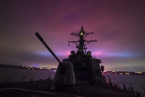 Tàu chiến Mỹ vào biển Đen, gửi thông điệp đến Nga