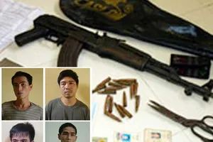 Bắt sống 2 tên cướp tiệm vàng thủ súng AK