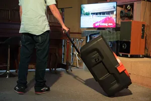 Karaoke kẹo kéo đại náo vùng quê