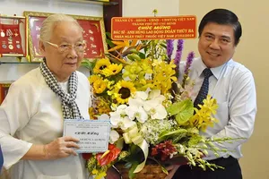 TP.HCM tri ân sự cống hiến của các thầy thuốc