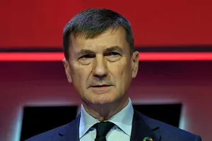 Liên minh châu Âu ra hạn chót cho Facebook, Google