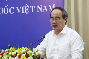 Dân không hài lòng mà thu nhập cán bộ tăng là không ổn