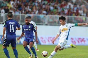 NutiCafé V-League 2018: Cháy vé nhưng chưa bốc lửa!