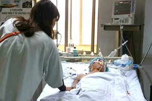 Gia đình người hiến tạng lặng lẽ trong buổi vinh danh