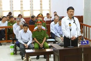 Ông Đinh La Thăng nhận trách nhiệm thay thuộc cấp