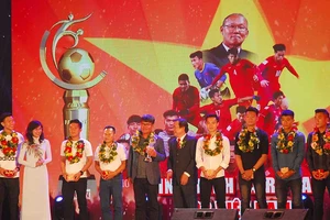 Cầu thủ U23, tài xế Uber có phải nộp thuế?