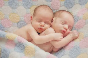 Vợ sinh đôi, chồng được hưởng trợ cấp gấp đôi