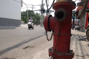 Nhiều trụ cứu hỏa ở TP.HCM tê liệt