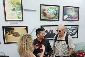 Ron, Đức và chiếc máy ảnh huyền thoại