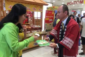 Giám đốc người Nhật bán cua, nước tương… ở Việt Nam