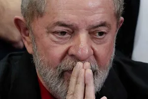 Cựu tổng thống Brazil chấp nhận lệnh bắt giữ