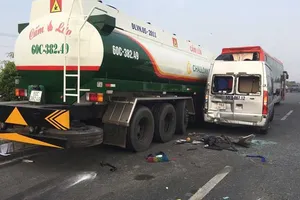 Đề nghị ngăn chặn đốt rơm rạ ven cao tốc