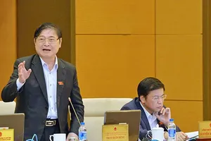 ‘Cán bộ khi kê khai thì rất nghèo’