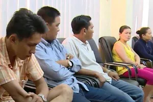 Nhiều CSGT liên quan đến vụ bán logo xe ‘vua’