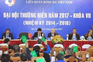 Bầu Tú không sai luật nhưng sao cứ bị ‘đánh’?