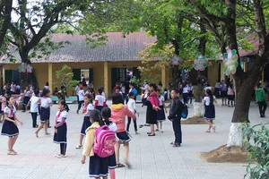 Dạy và học trong nỗi lo trường sập