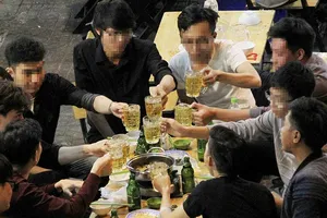 Đề xuất bán rượu theo giờ: Quản nổi không?