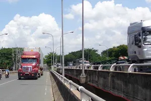 Xe quá tải tung hoành ‘trước mũi’ trạm cân