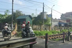 Hơn 4.000 đường ngang trái phép, đường sắt lo tai nạn rình rập