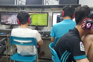 'Quẳng' trẻ em lên mạng để kiếm view: Trò nguy hiểm và độc ác 