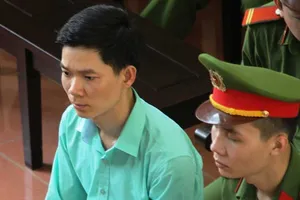 BS Hoàng Công Lương dùng quyền im lặng