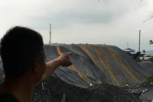 Hơn 500 hộ dân ‘tố’ nhà máy muối ô nhiễm