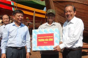 Phó Thủ tướng Trương Hòa Bình thăm ngư dân Quảng Bình