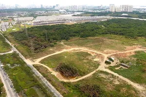 Chuyển nhượng đất công: Phải đấu giá