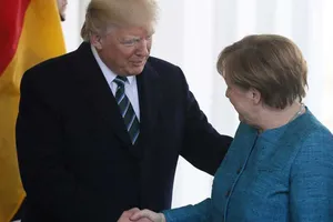 Ông Trump dọa 'xử' các nước NATO không góp đủ tiền