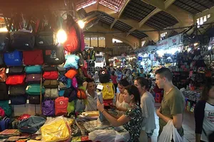 Bất lực với hàng nhái giá ‘cắt cổ’ ở chợ Bến Thành?