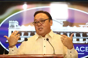 Manila đặc biệt quan ngại việc TQ đưa máy bay ra biển Đông