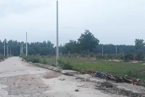 Khốn khổ mua đất rồi... chờ giấy đỏ