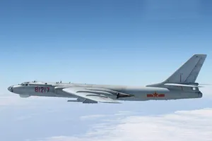 Trung Quốc đe dọa tàu thuyền, máy bay ở biển Đông