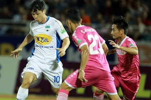 Thầy Park mệt mỏi với Công Phượng và Bùi Tiến Dũng